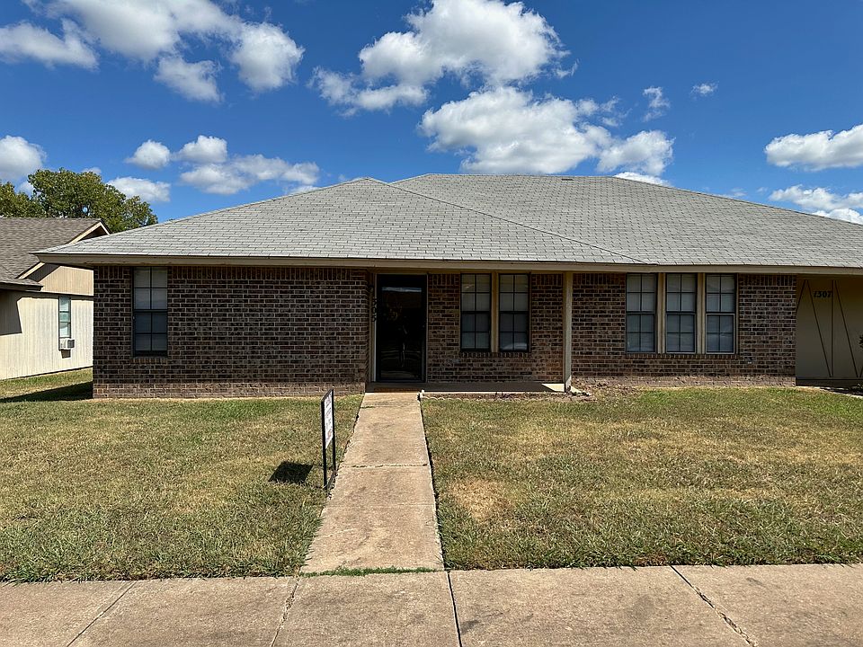 1st image of 1305 Clearwater Dr