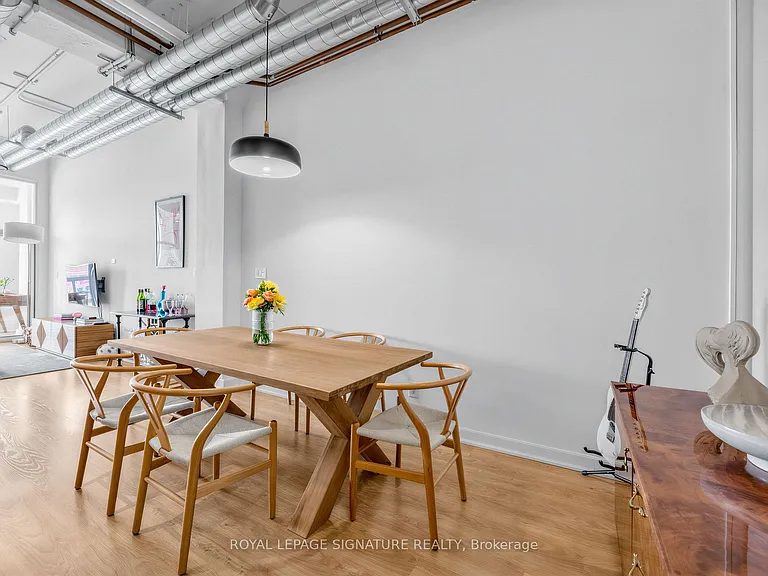 380 Macpherson Ave #422 — Photo 5