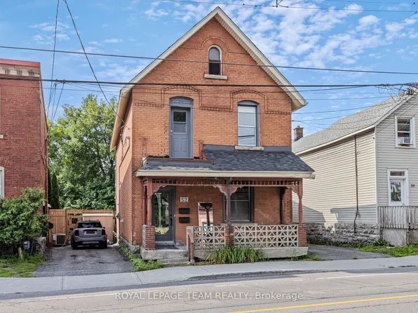 52 Lees Ave #2, Ottawa, ON K1S 0B9