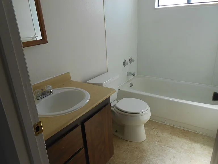2541 Grand Ave — Photo 11