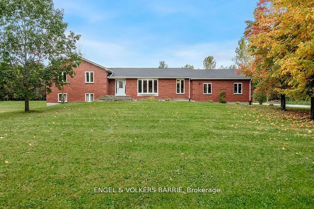4 bed, $4,300 — Photo 1