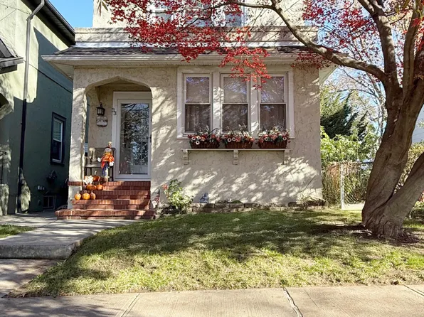 33 Veltman Ave, Staten Island, NY 10302