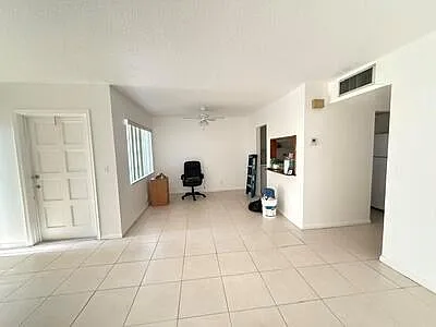 187 Stratford N #187 — Photo 5