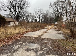 6702 34th Street Ct, Moline, IL 61265