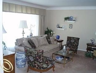 4th image of 17389 Winora Ave
