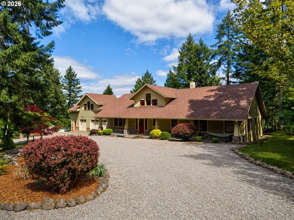 563 Lillian Ln, Roseburg, OR 97471