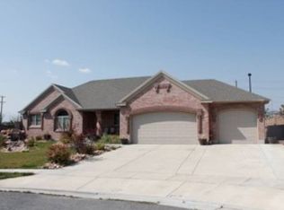 8102 S Ponds Lodge Dr, West Jordan, UT 84081