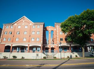 325 E College St #1637, Iowa City, IA 52240