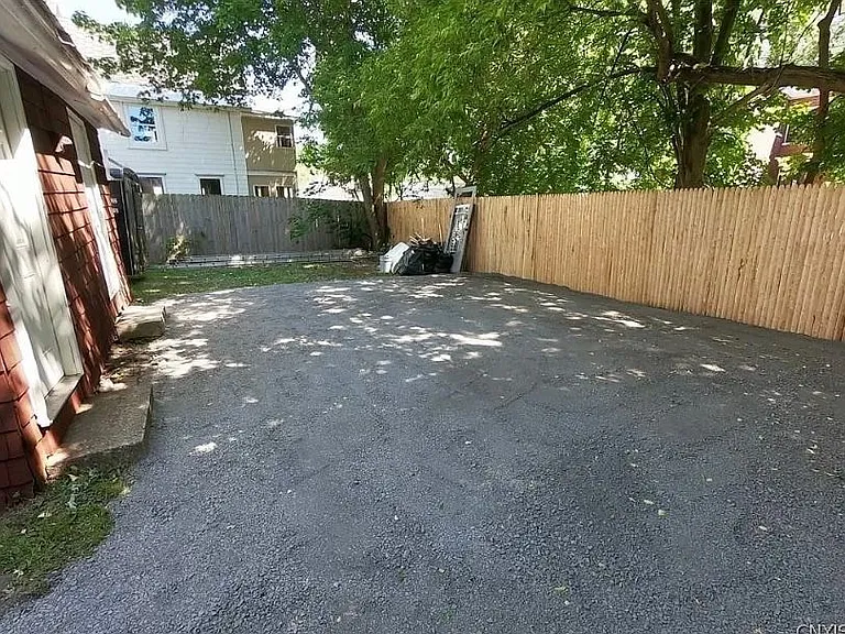 650 Emerson St #2 — Photo 14