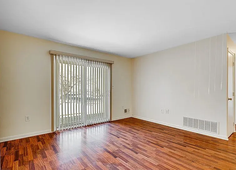 31 Cypress Ct — Photo 5