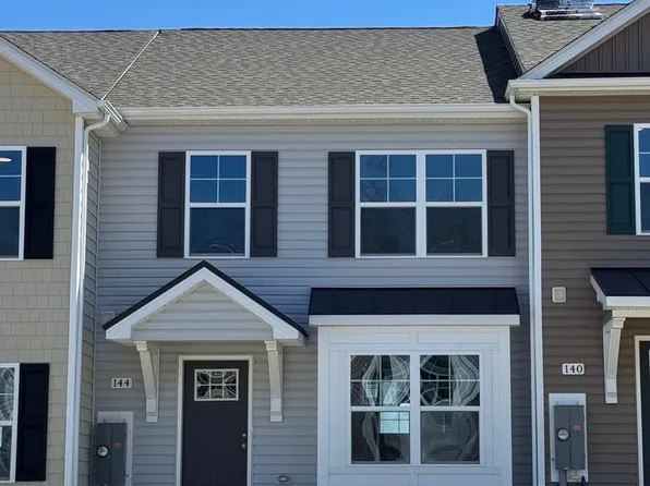 144 Olga Dr, Martinsburg, WV 25403