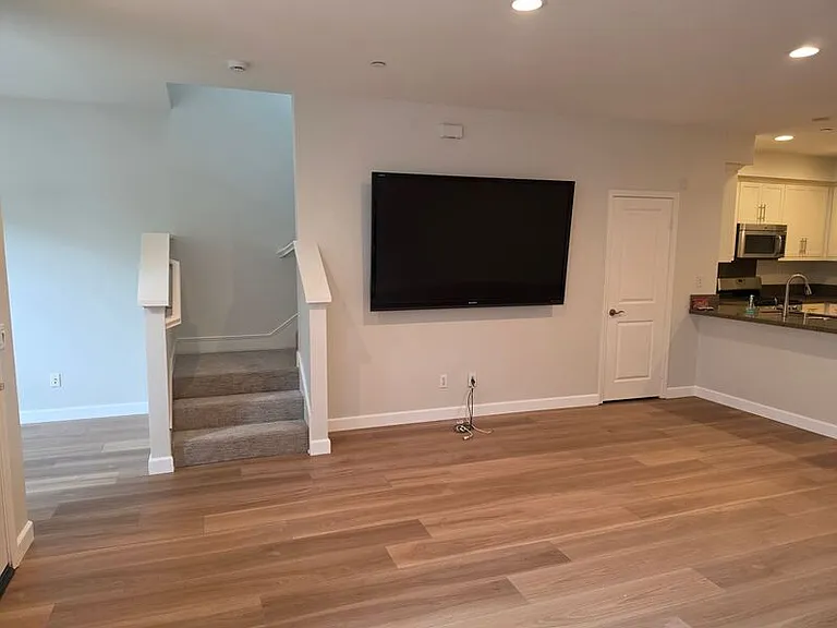 15236 Davenport St — Photo 9