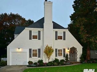 106 Huntington Rd, Garden City, NY 11530