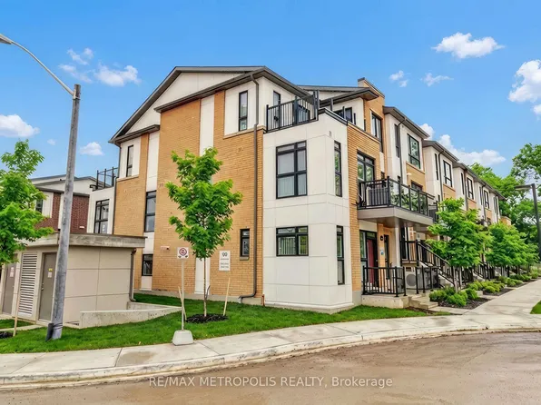 90 Canon Jackson Dr #H105, Toronto, ON M6M 2G1