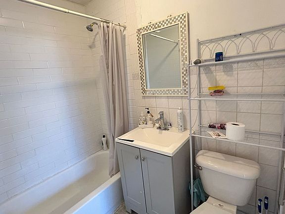 5th image of 114 Greenville Ave #2R