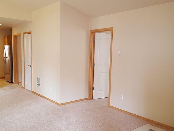 4th image of 378 Ne Hazelberry Ct