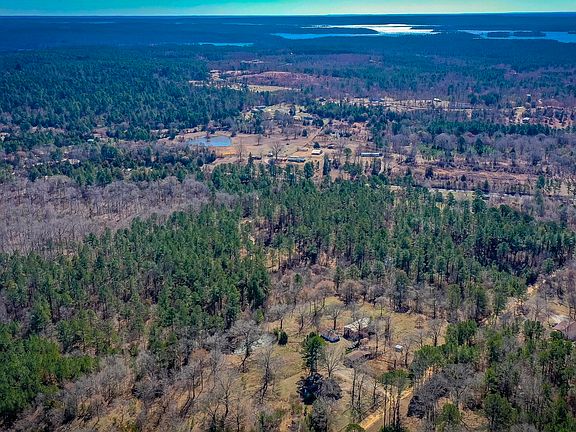 5th image of 1028 Red Wings Rd