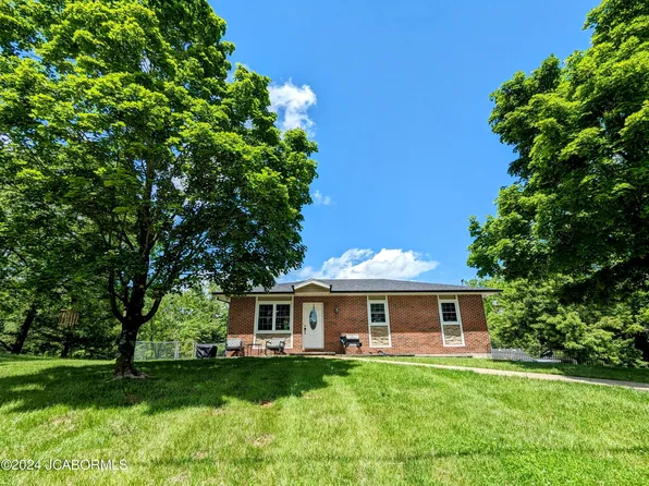 1286 S Summit Dr, Holts Summit, MO 65043
