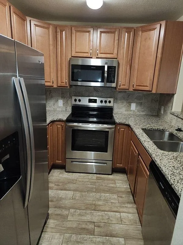 2 bed, $1,650 — Photo 4