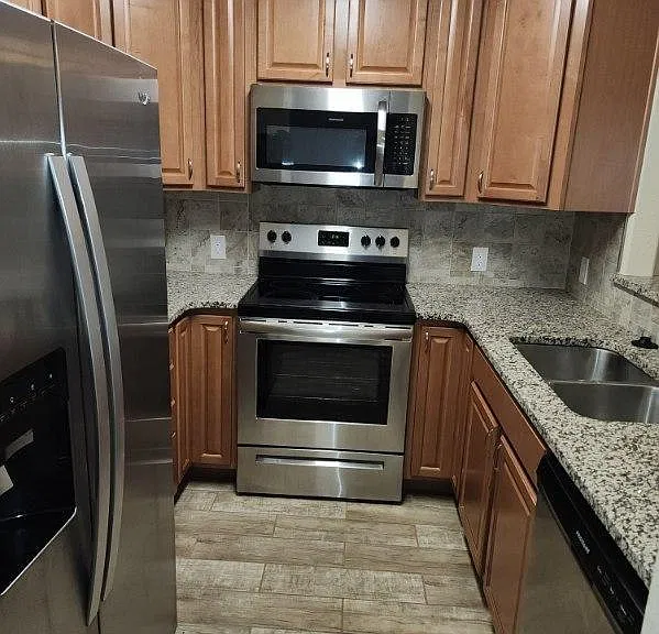 2125 King St #101 — Photo 4