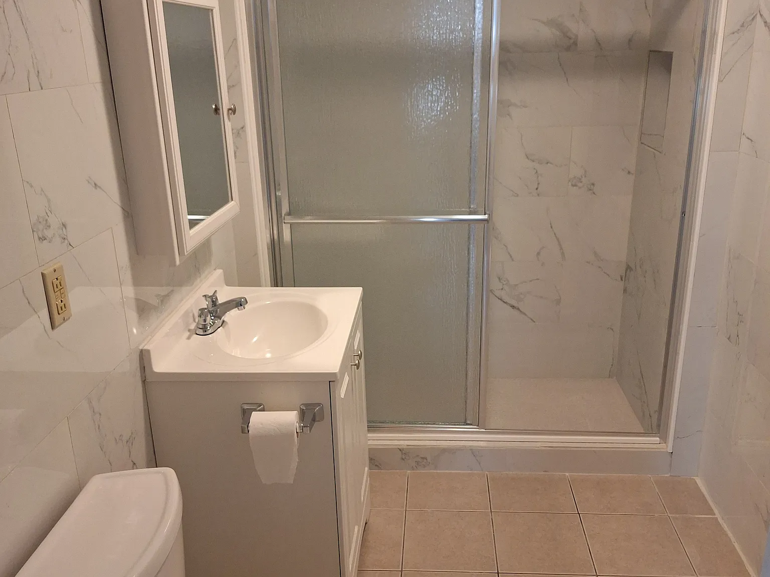 2 bed, 690 sqft, $2,200 — Photo 3