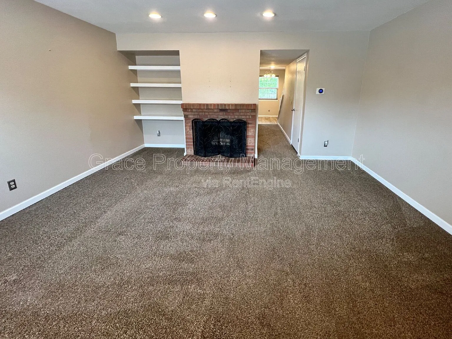 2 bed, 1.5 bath, 1776 sqft, $1,925 — Photo 2