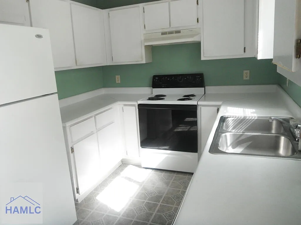 2 bed, 2.5 bath, 1244 sqft, $1,350 — Photo 4