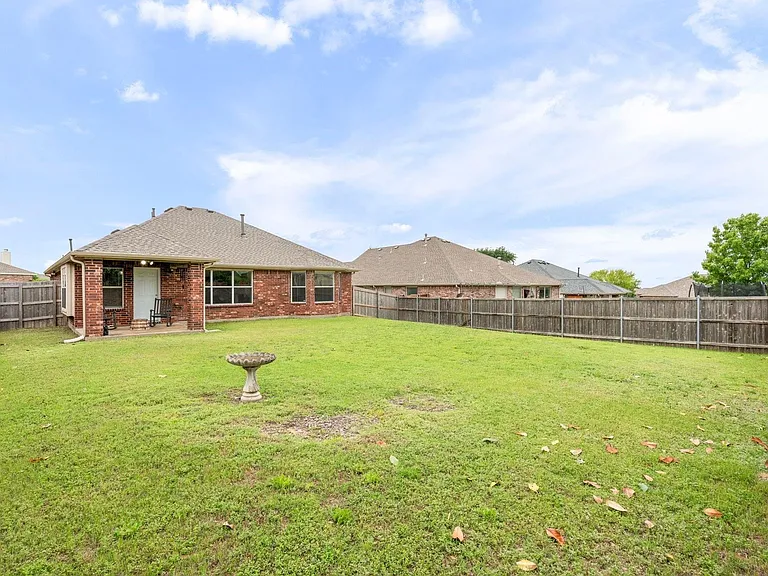 404 Dartmoor Dr — Photo 26