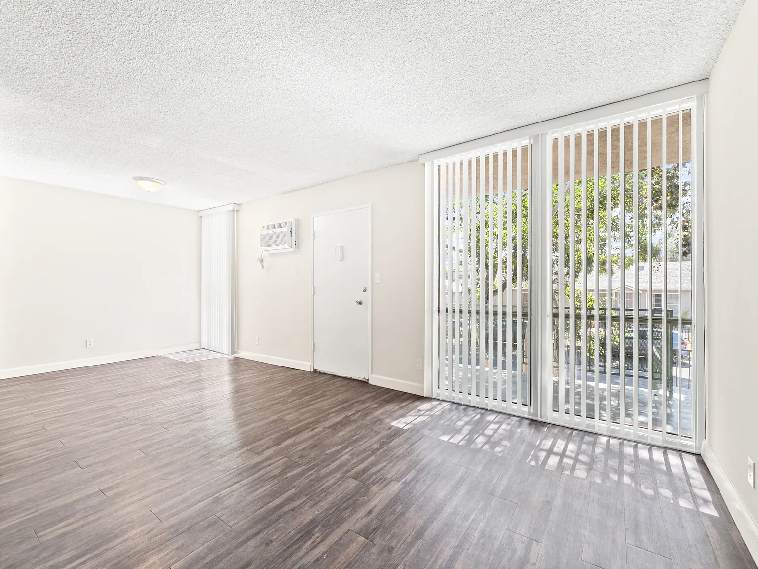 2 bed, $2,145 — Photo 4