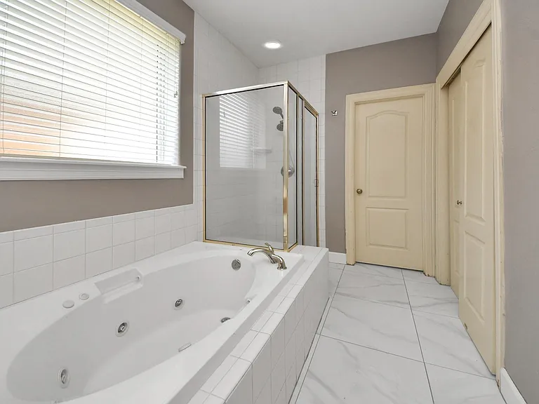 4610 Plum Forest Rd — Photo 15