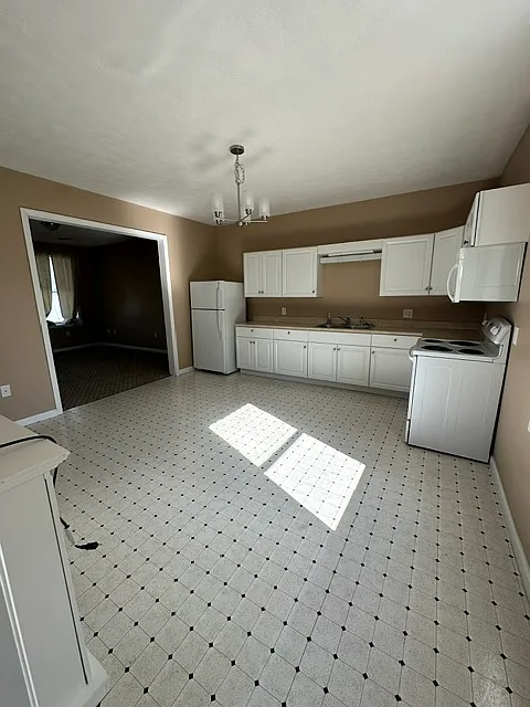 2 bed, $1,300 — Photo 2
