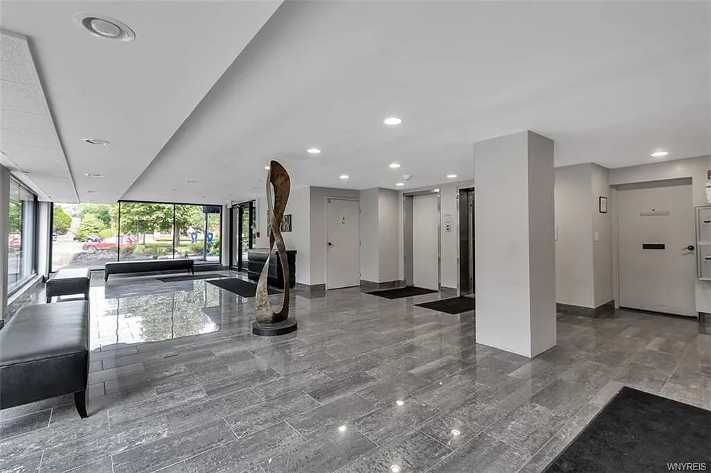 1 bed, 1.5 bath, 867 sqft, $2,000 — Photo 4