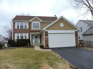 400 W Boxwood Ct, Round Lake, IL 60073