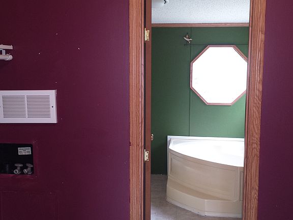 3rd image of 3816 W Wembley Ln