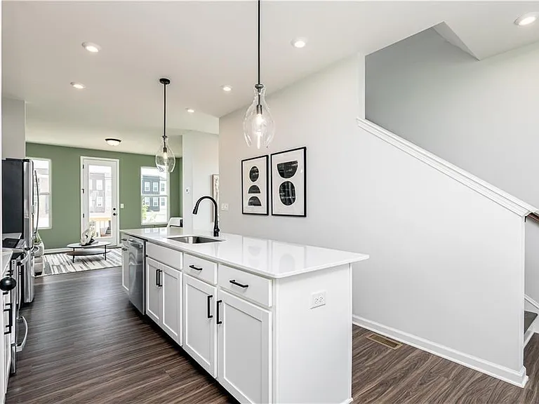 1422 Creekside Cir #211 — Photo 5