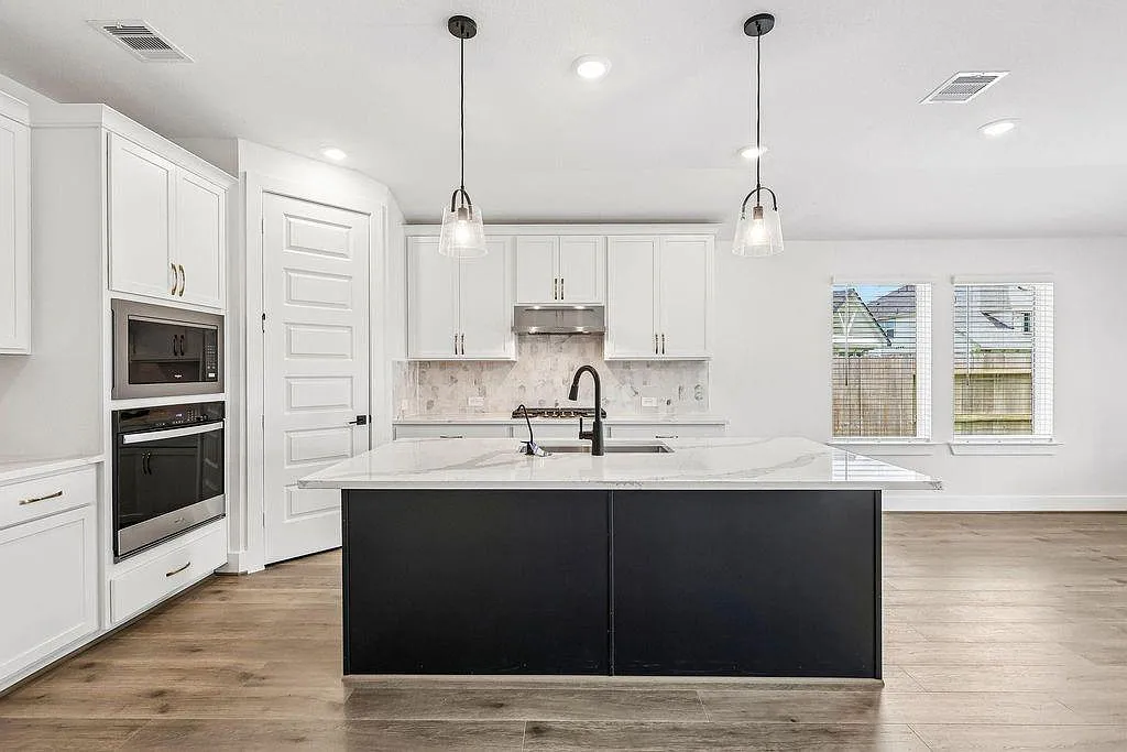 4 bed, 3.0 bath, $2,500 — Photo 4