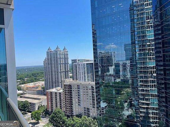 4th image of 1080 Peachtree St NE Unit 2204