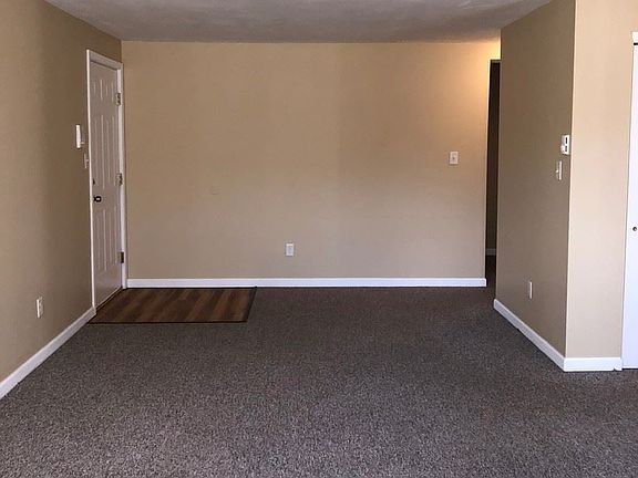3rd image of 469 Glendale Dr APT 11