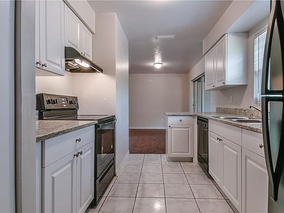 3rd image of 1590 Brady Dr