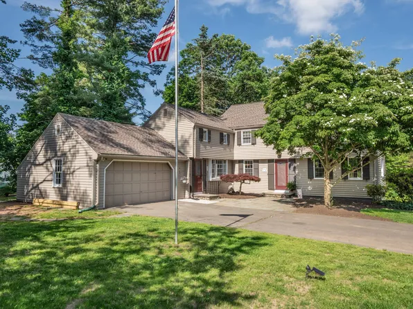 6 Orchard Lane, West Hartford, CT 06117