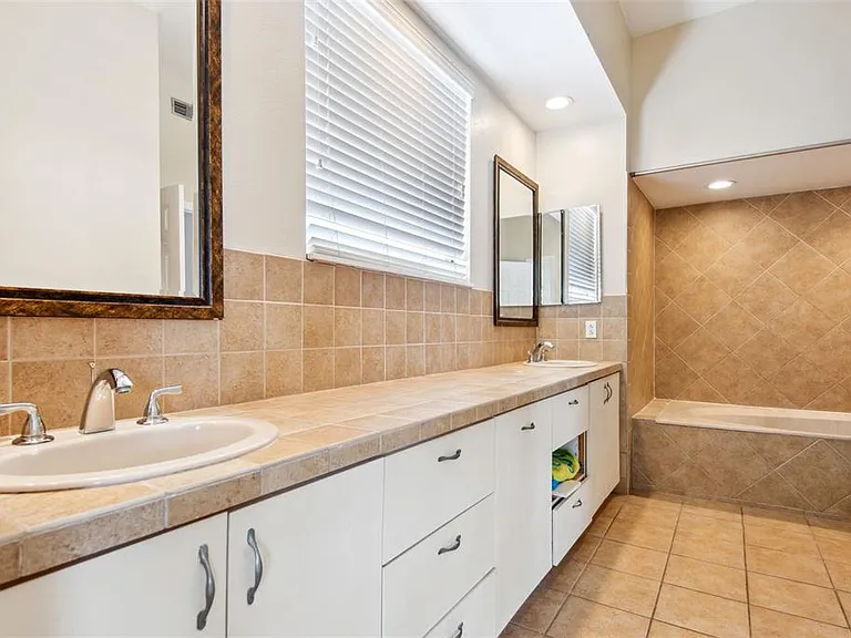 3127 W Sligh Ave #204B — Photo 18