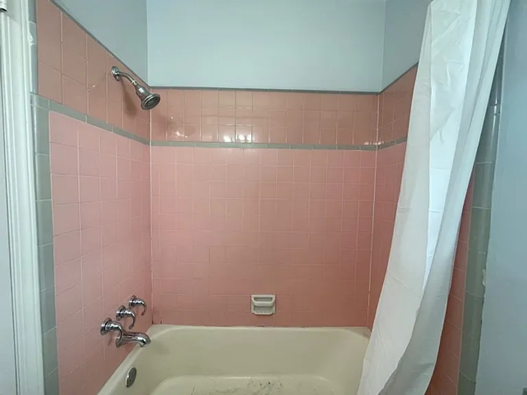 9074 Huntington Dr — Photo 14