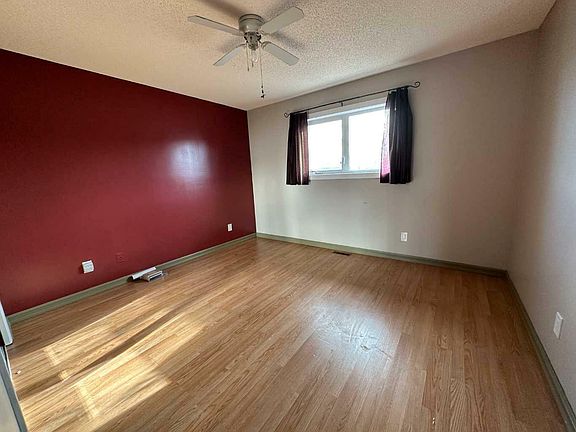 5th image of 204 Edward Ave NW