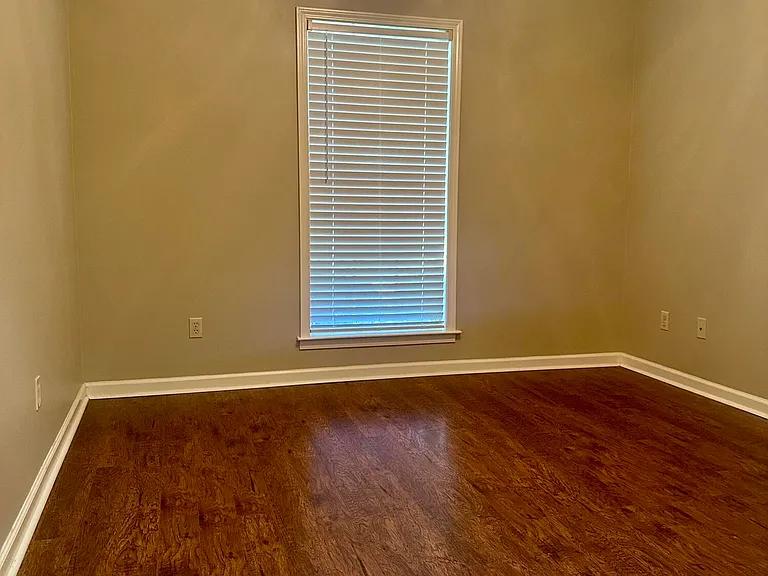 814 Byhalia Rd — Photo 8
