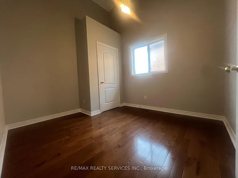 7 Ladywood Ct — Photo 9