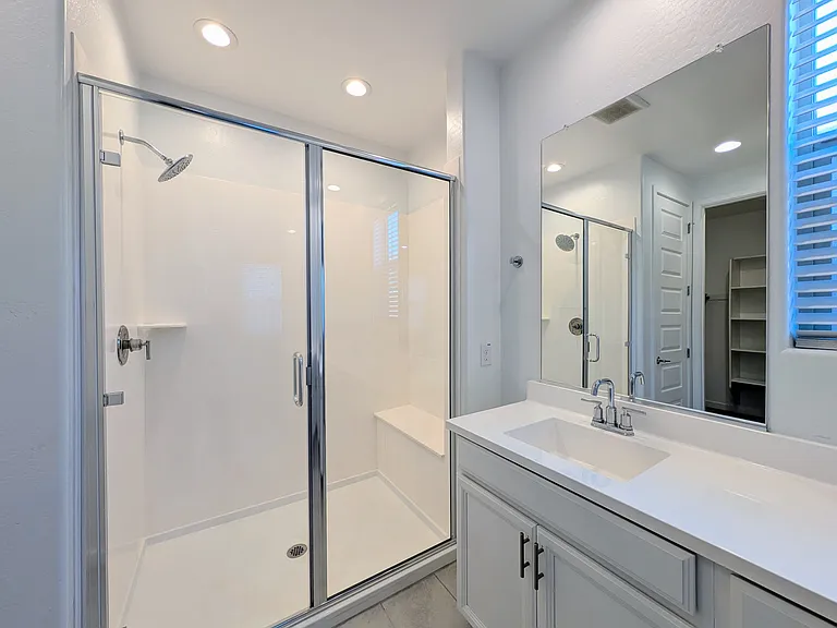 9509 W Sells Dr — Photo 13