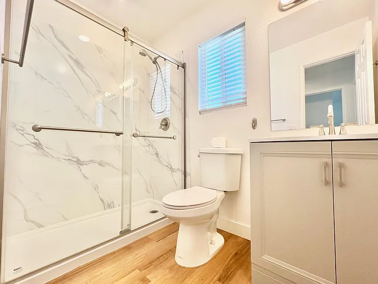 268 Ebony Ave — Photo 10