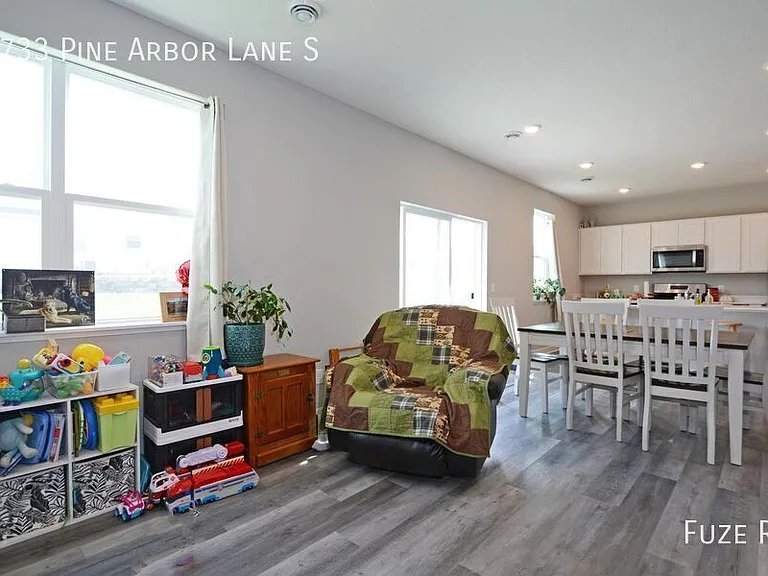 6733 Pine Arbor Ln S — Photo 6