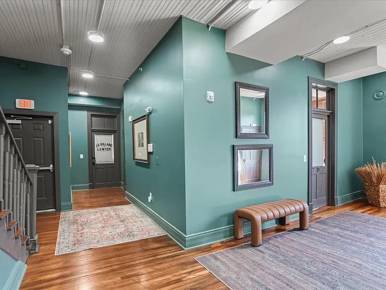 127H W Evans St — Photo 16