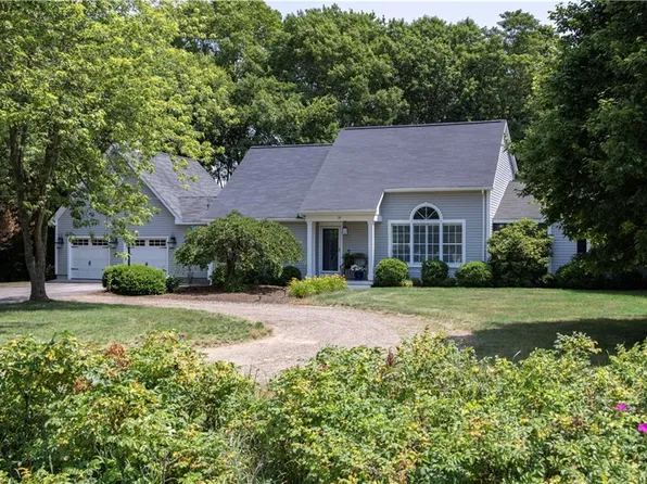 25 Dunns Corner Rd, Westerly, RI 02891